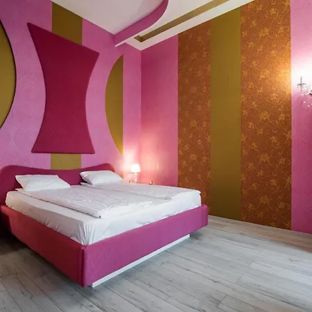 Apartament La Teatru Boudoir Oradea Exterior photo