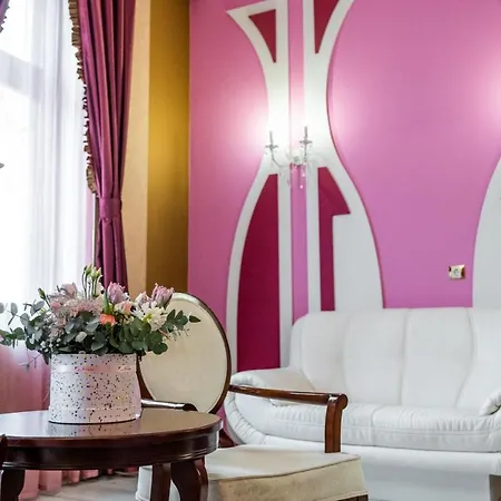 Apartament La Teatru Boudoir Oradea Exterior photo